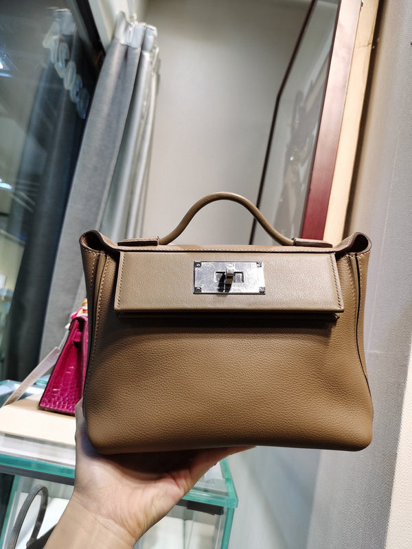 Interior view of timeless premium bag