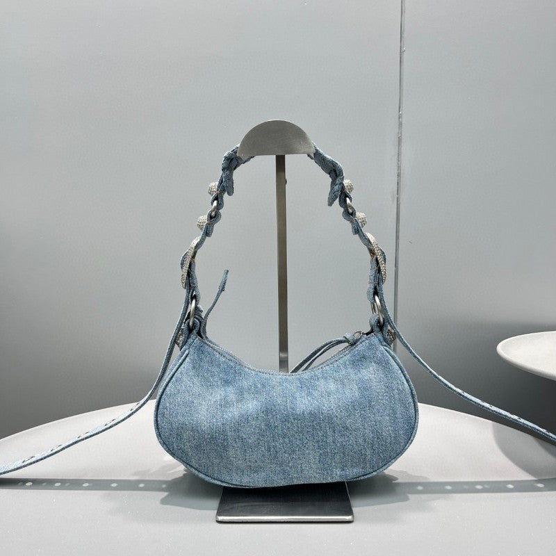 Zivas Charm Refined Structure Statement Handbag (Structured Everyday Essential) – Full Silhouette