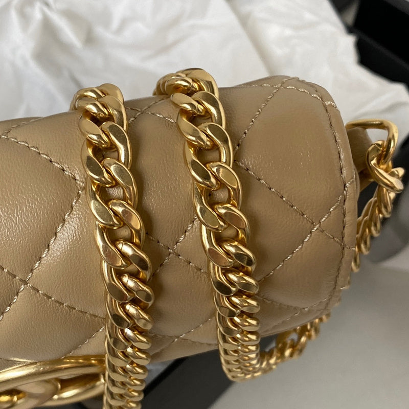  handbag, compact everyday style, image 6