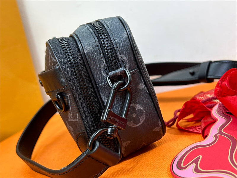  Tailored structured bag front view 7