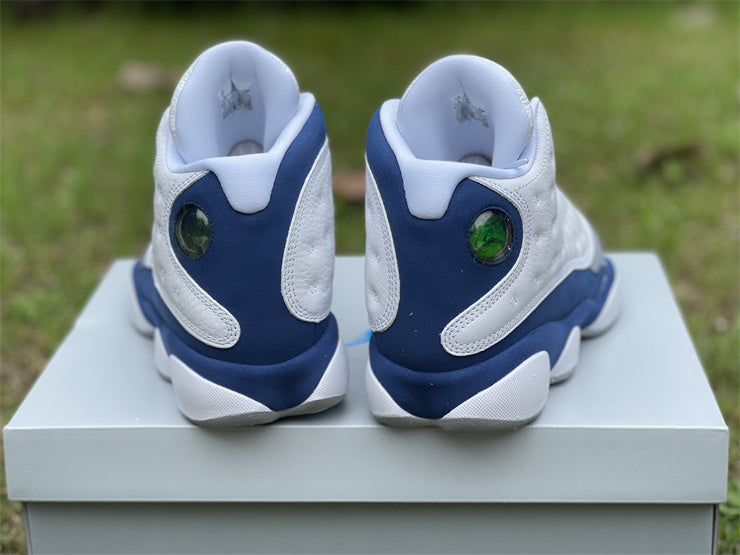 Nike Men's & Women's Premium Low-Top Trainers — Style 229 interior view