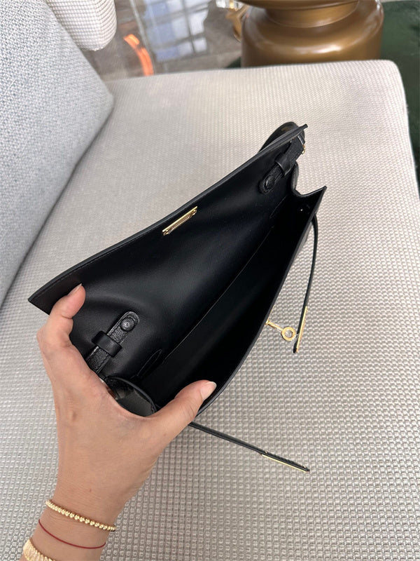  satchel interior and compartment view 15