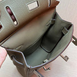  tote bag interior and compartment view 27
