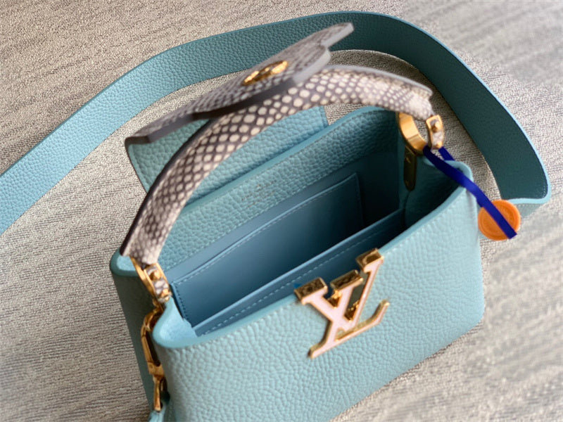  signature carryall bag styled with outfit 18