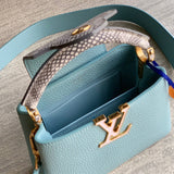  signature carryall bag styled with outfit 18