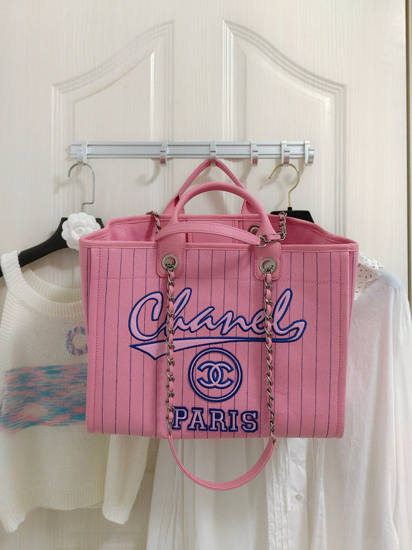  spacious purse view 3