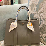  Minimalist everyday bag front view 7
