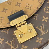 Handle and strap detail of signature polished women's handbag – women's premium purse