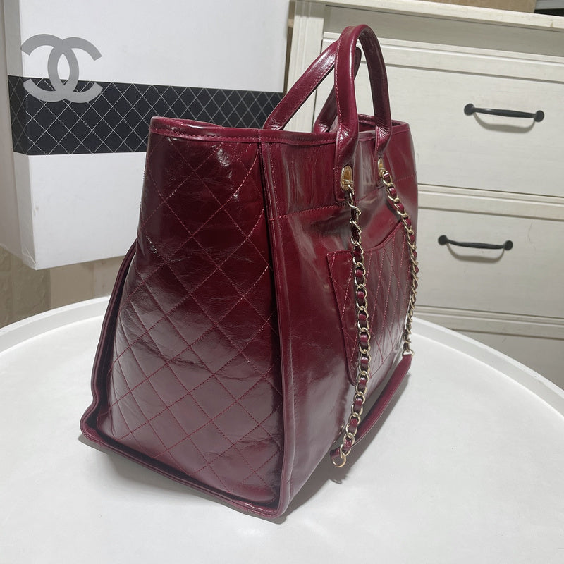  spacious purse view 9