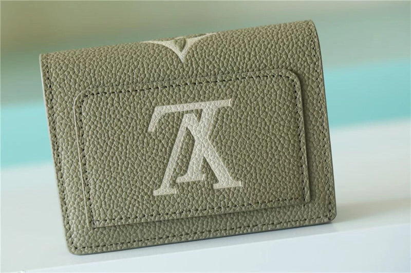  tote bag interior and compartment view