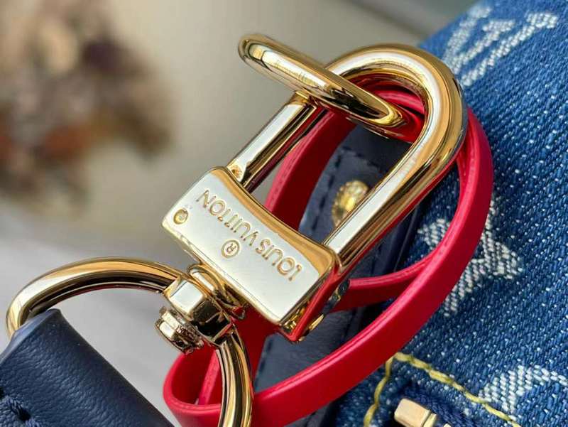 Handle and strap detail of statement modern women's handbag – women's designer-style accessory