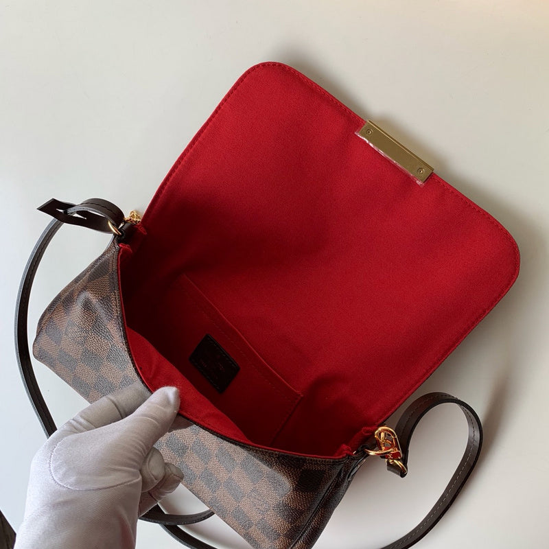 Side profile of everyday-luxe structured women's handbag – women's everyday handbag