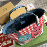 Close-up detail of everyday-ready bag design
