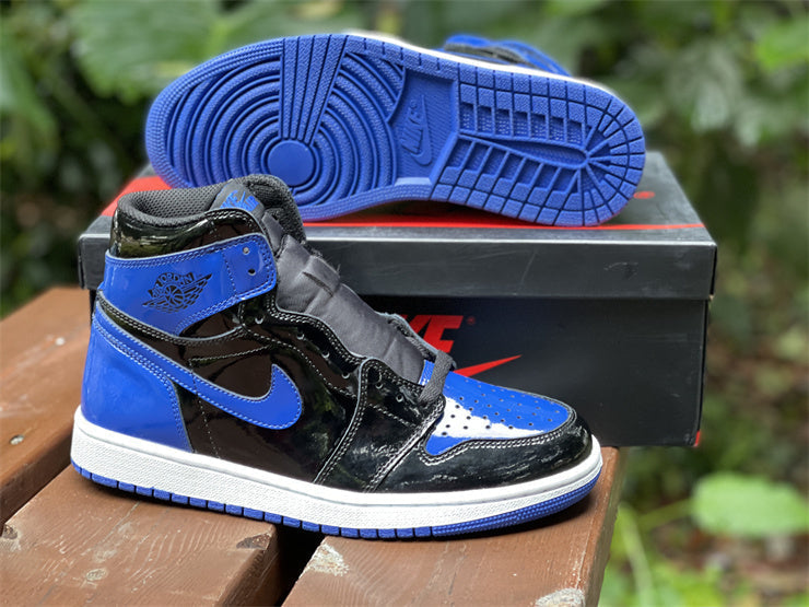 Nike Men's & Women's Premium Designer Sneakers — Style 262 front view