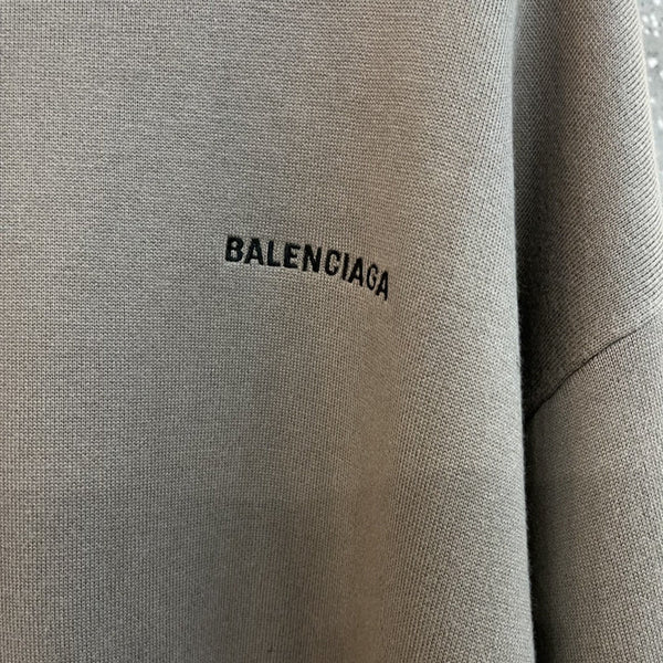 Three-quarter angle view of Balenciaga luxury piece style No.377