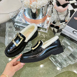 Side profile view of Roger Vivier luxury piece style No.087