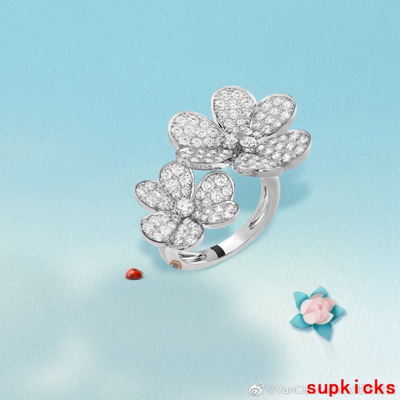 Lifestyle view of Van Cleef & Arpels unisex jewelry piece