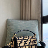Ziva's Charm handbag – detail view (27cm*6cm*15cm)