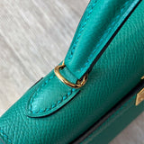 effortless shopper bag styled with outfit