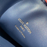 Contemporary everyday bag front view 7