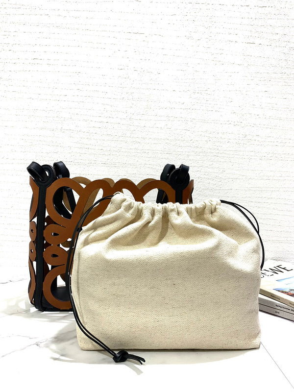 Ziva's Charm handbag – full view (32cm*12cm*25.5cm)