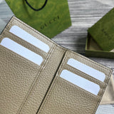 Side profile of modern chic women's handbag – women's designer-style accessory