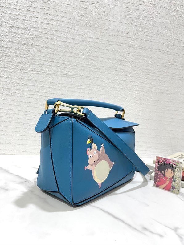 Ziva's Charm handbag – full view (18cm*11cm*7.5cm)