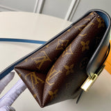 Handle and strap detail of sleek structured women's handbag – women's statement bag