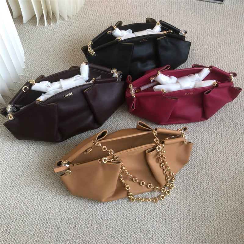Ziva's Charm handbag – front view (33cm*16cm*13cm)