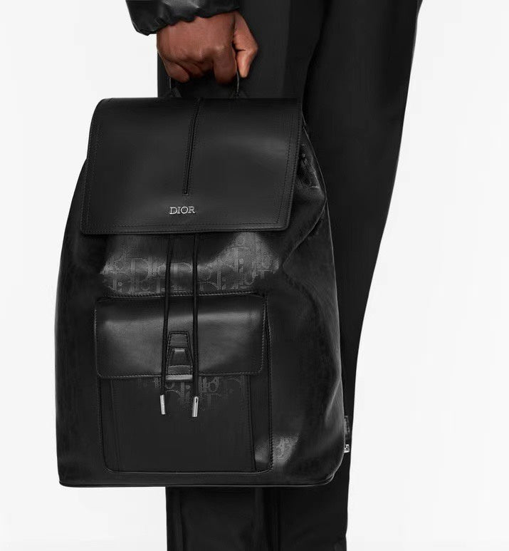 Side profile of sleek signature women's handbag – women's designer-style accessory