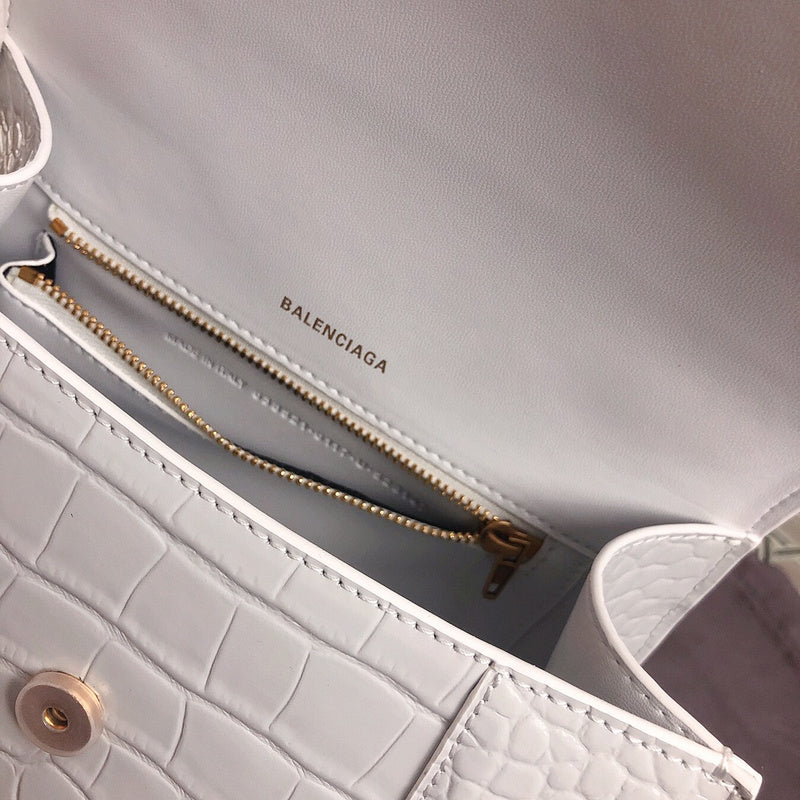 Side profile of statement refined women's handbag – women's premium purse