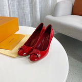 Full silhouette view of Louis Vuitton luxury piece style No.169