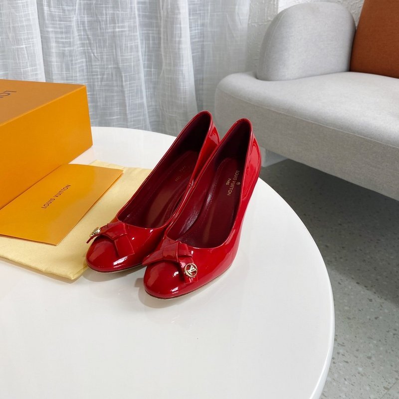 Louis Vuitton shoes front view designer style