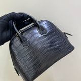 Effortless handbag styled for everyday wear