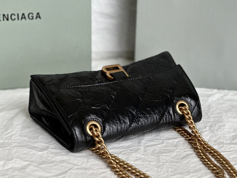 Zivas Charm Elevated Essentials Statement Handbag (Versatile Style Statement) – Full Silhouette
