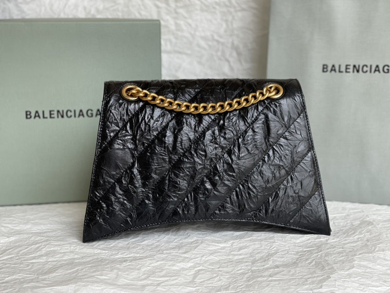 Zivas Charm Modern Minimalist Look Fashion Handbag (Elevated Accessory Essential) – Lifestyle Shot