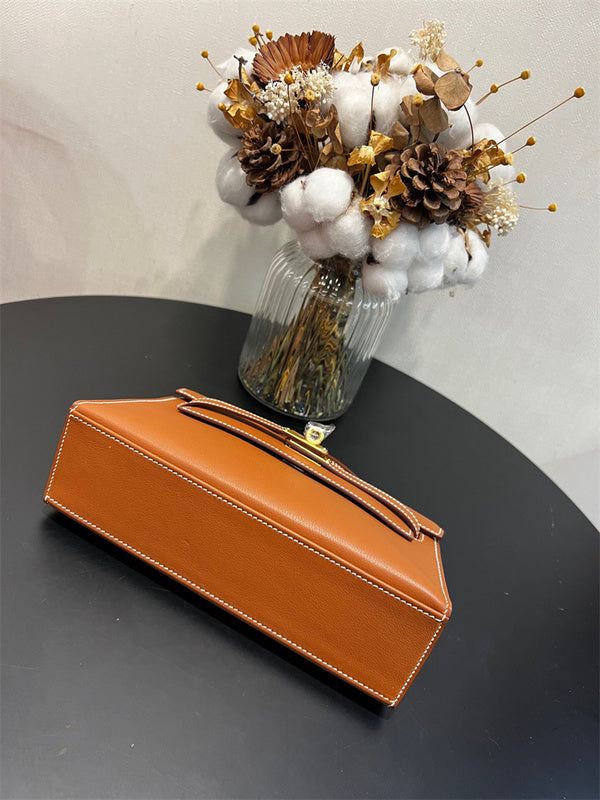  signature shoulder bag styled with outfit 12