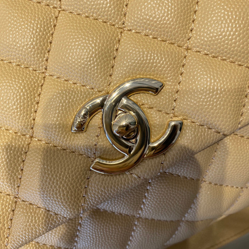  spacious purse view 5