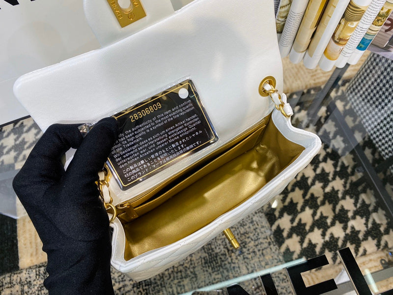  mid purse view 9