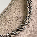  signature everyday bag styled with outfit 18