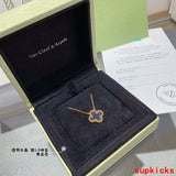 Side view of Van Cleef & Arpels unisex jewelry piece