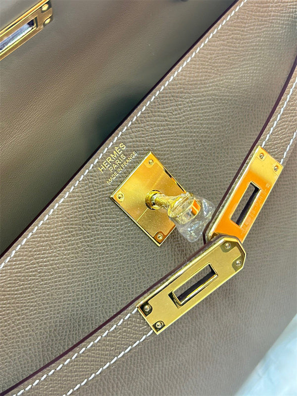  refined everyday bag styled with outfit