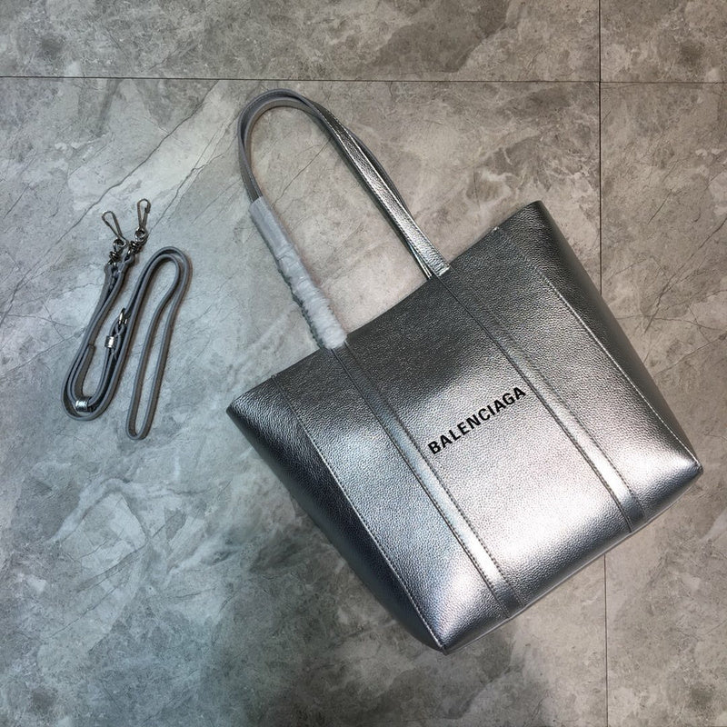 Contemporary Vegan Leather Handbag - Versatile Everyday Design | Women's Luxury Handbag #926 - side angle view (image 2) of designer-inspired handbag