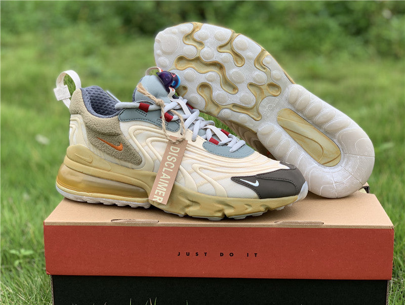 Nike Men's & Women's Designer Low-Top Shoes — Style 077 hardware detail