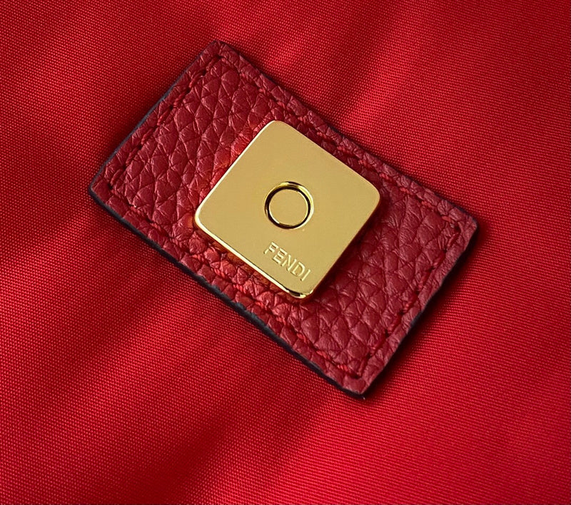 Ziva's Charm handbag – detail view (42cm*6cm*24cm)