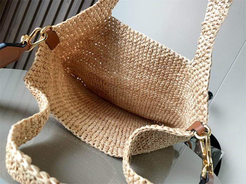 Ziva's Charm handbag – product shot (30cm*30cm*8cm)