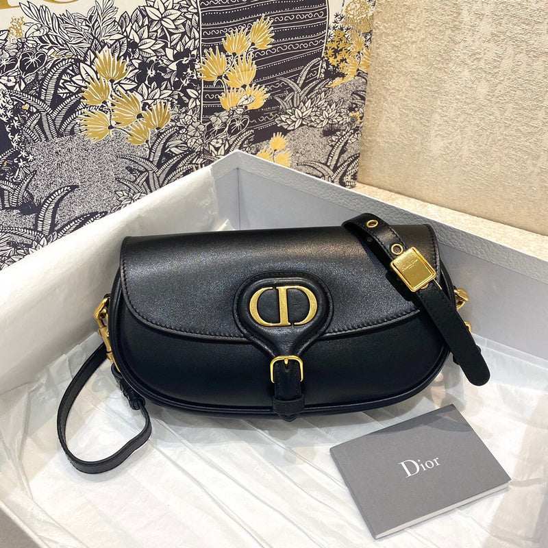 Handle and strap detail of refined chic women's handbag – women's designer-style accessory