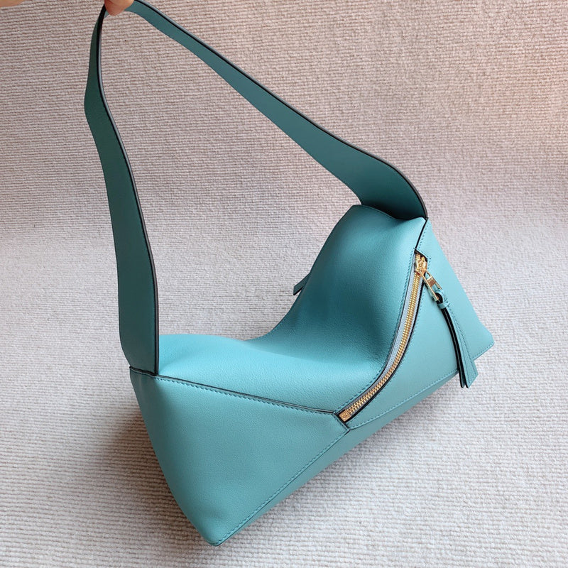 Ziva's Charm handbag – full view (28cm*12cm*11cm)