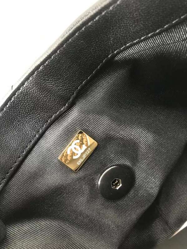 Zivas Charm Refined Everyday Style Luxury Handbag (Premium Everyday Carry) – Angled View