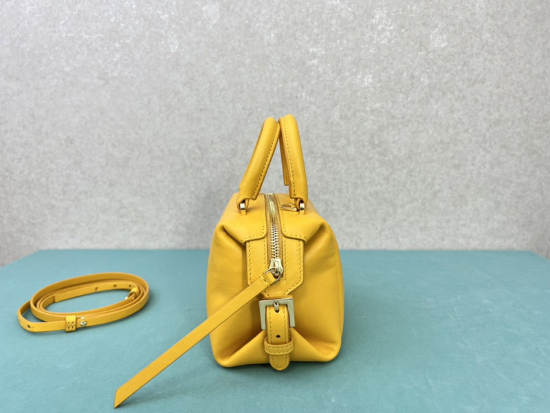 Ziva's Charm handbag – close-up view (16.5cm*13.5cm*9cm)